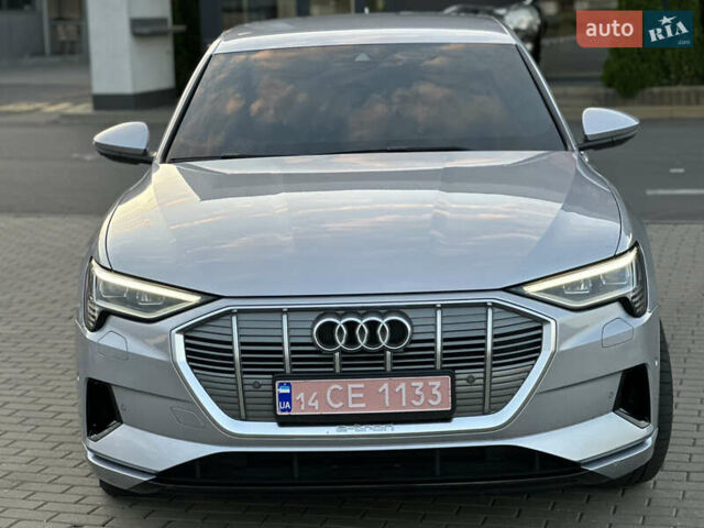 Серый Ауди E-Tron, объемом двигателя 0 л и пробегом 161 тыс. км за 25500 $, фото 4 на Automoto.ua