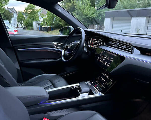 Сірий Ауді E-Tron, об'ємом двигуна 0 л та пробігом 117 тис. км за 34500 $, фото 3 на Automoto.ua