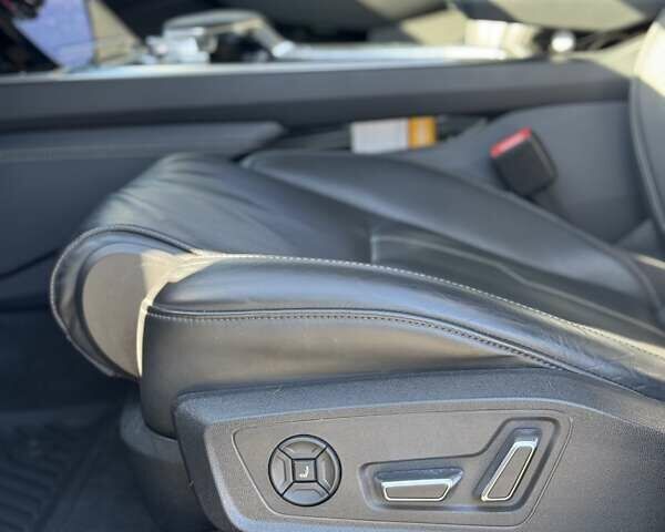 Серый Ауди E-Tron, объемом двигателя 0 л и пробегом 68 тыс. км за 31500 $, фото 25 на Automoto.ua