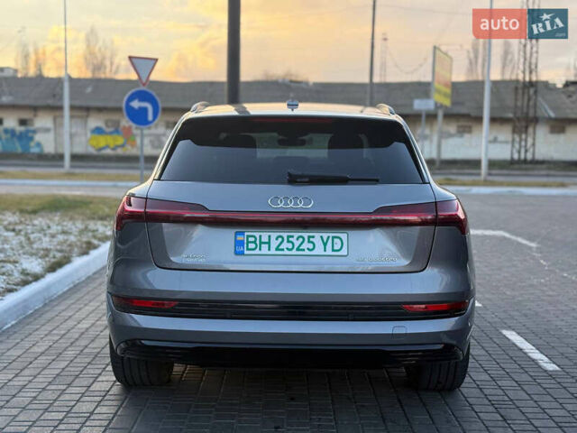 Серый Ауди E-Tron, объемом двигателя 0 л и пробегом 71 тыс. км за 31500 $, фото 7 на Automoto.ua