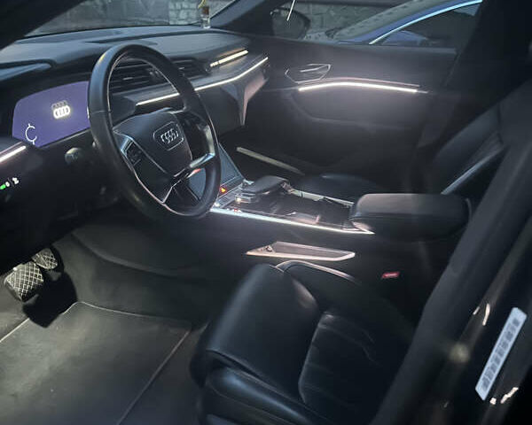 Серый Ауди E-Tron, объемом двигателя 0 л и пробегом 41 тыс. км за 29500 $, фото 17 на Automoto.ua