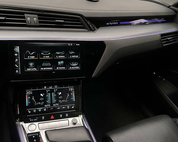 Серый Ауди E-Tron, объемом двигателя 0 л и пробегом 86 тыс. км за 31000 $, фото 19 на Automoto.ua