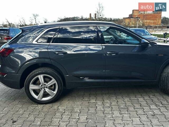 Сірий Ауді E-Tron, об'ємом двигуна 0 л та пробігом 52 тис. км за 35000 $, фото 2 на Automoto.ua