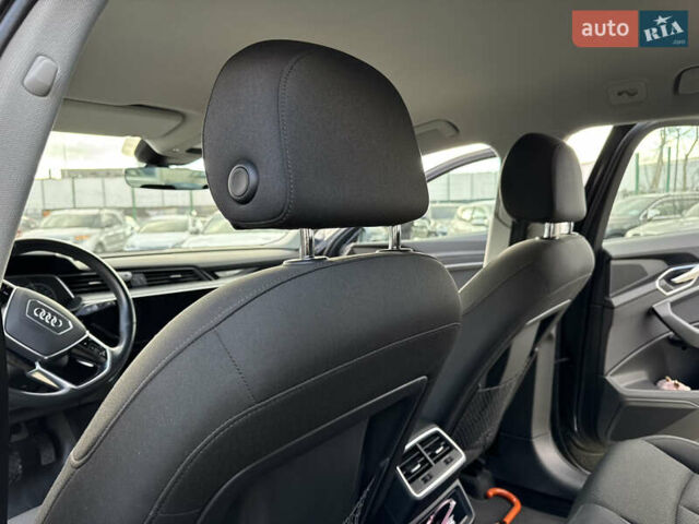 Серый Ауди E-Tron, объемом двигателя 0 л и пробегом 162 тыс. км за 20850 $, фото 17 на Automoto.ua