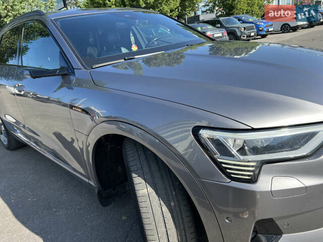 Серый Ауди E-Tron, объемом двигателя 0 л и пробегом 100 тыс. км за 35000 $, фото 1 на Automoto.ua