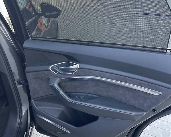 Серый Ауди E-Tron, объемом двигателя 0 л и пробегом 149 тыс. км за 33900 $, фото 43 на Automoto.ua