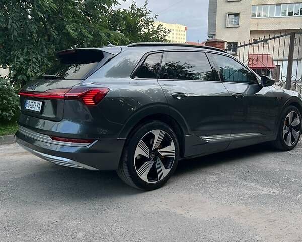 Серый Ауди E-Tron, объемом двигателя 0 л и пробегом 159 тыс. км за 25800 $, фото 21 на Automoto.ua