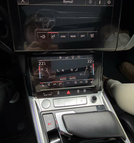 Сірий Ауді E-Tron, об'ємом двигуна 0 л та пробігом 75 тис. км за 34300 $, фото 48 на Automoto.ua