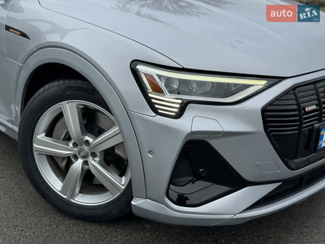 Сірий Ауді E-Tron, об'ємом двигуна 0 л та пробігом 69 тис. км за 32500 $, фото 1 на Automoto.ua