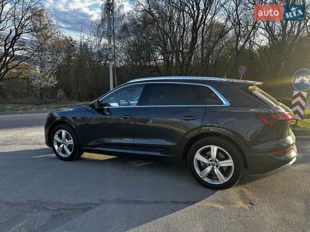 Сірий Ауді E-Tron, об'ємом двигуна 0 л та пробігом 52 тис. км за 35000 $, фото 3 на Automoto.ua