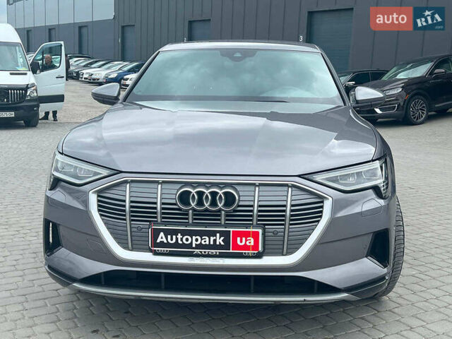 Серый Ауди E-Tron, объемом двигателя 0 л и пробегом 118 тыс. км за 31950 $, фото 3 на Automoto.ua