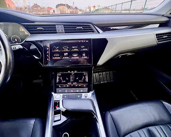 Серый Ауди E-Tron, объемом двигателя 0 л и пробегом 94 тыс. км за 33800 $, фото 14 на Automoto.ua