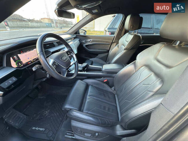 Серый Ауди E-Tron, объемом двигателя 0 л и пробегом 71 тыс. км за 31500 $, фото 9 на Automoto.ua