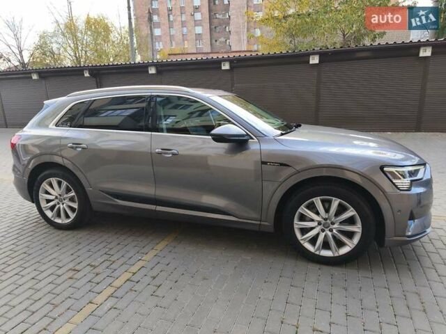 Сірий Ауді E-Tron, об'ємом двигуна 0 л та пробігом 128 тис. км за 29500 $, фото 4 на Automoto.ua