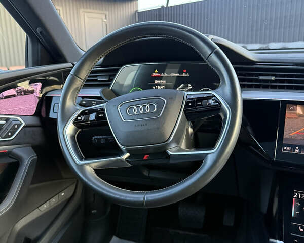 Серый Ауди E-Tron, объемом двигателя 0 л и пробегом 155 тыс. км за 27750 $, фото 23 на Automoto.ua