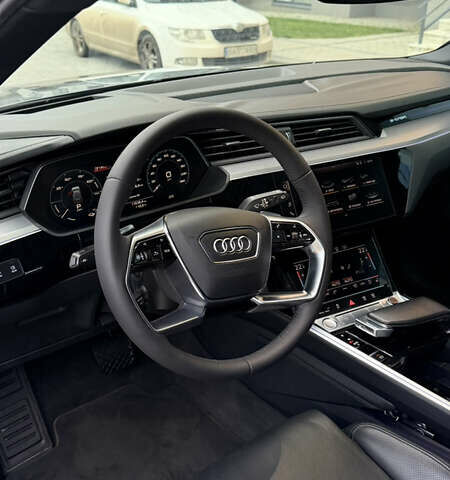 Сірий Ауді E-Tron, об'ємом двигуна 0 л та пробігом 75 тис. км за 34300 $, фото 30 на Automoto.ua