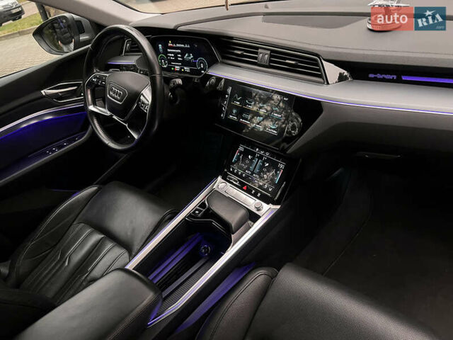 Серый Ауди E-Tron, объемом двигателя 0 л и пробегом 86 тыс. км за 31000 $, фото 7 на Automoto.ua