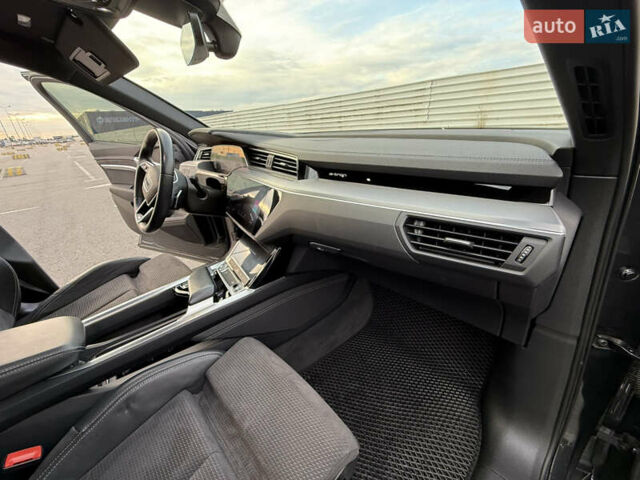 Сірий Ауді E-Tron, об'ємом двигуна 0 л та пробігом 190 тис. км за 26900 $, фото 50 на Automoto.ua