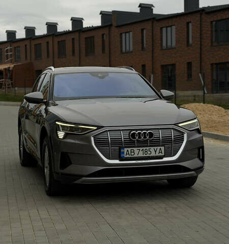 Сірий Ауді E-Tron, об'ємом двигуна 0 л та пробігом 75 тис. км за 34300 $, фото 5 на Automoto.ua