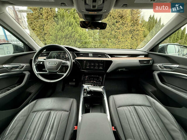 Сірий Ауді E-Tron, об'ємом двигуна 0 л та пробігом 59 тис. км за 30500 $, фото 12 на Automoto.ua