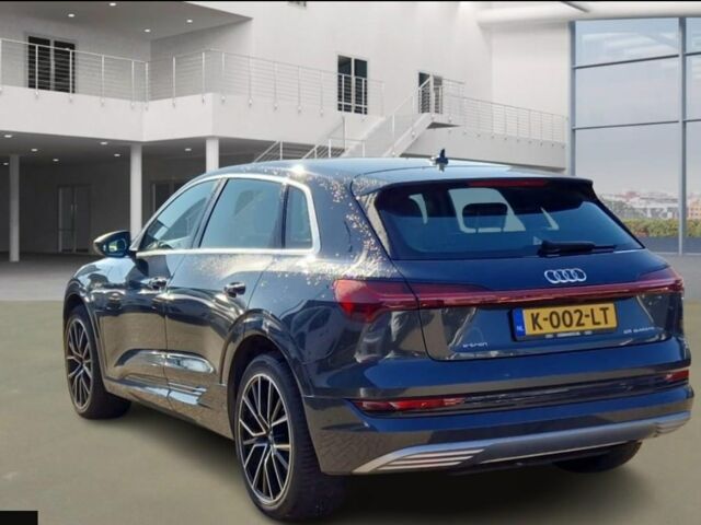 Серый Ауди E-Tron, объемом двигателя 0 л и пробегом 92 тыс. км за 28000 $, фото 3 на Automoto.ua