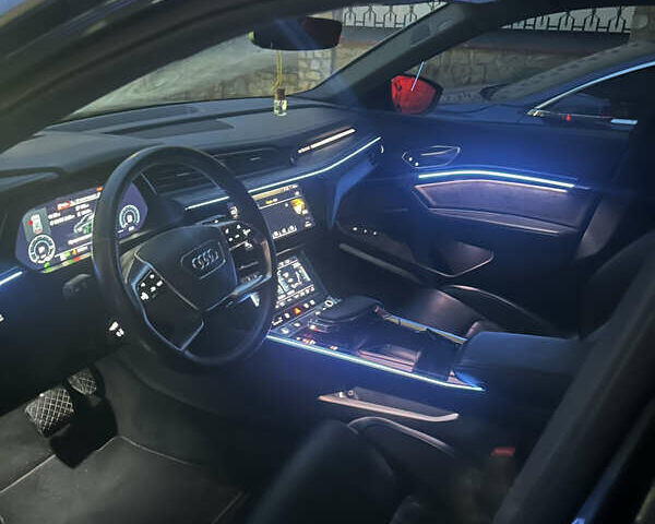 Серый Ауди E-Tron, объемом двигателя 0 л и пробегом 41 тыс. км за 29500 $, фото 18 на Automoto.ua