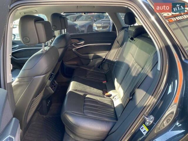 Сірий Ауді E-Tron, об'ємом двигуна 0 л та пробігом 66 тис. км за 32900 $, фото 22 на Automoto.ua