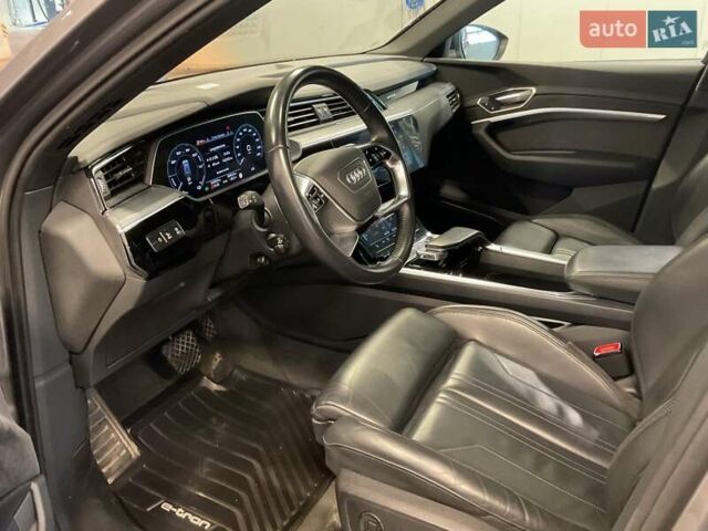 Ауді E-Tron 2019 у Луцьку на Automoto.ua Сірий Ауді E-Tron, об'ємом двигуна 0 л та пробігом 142 тис. км за 32000 $, фото 3 на Automoto.ua