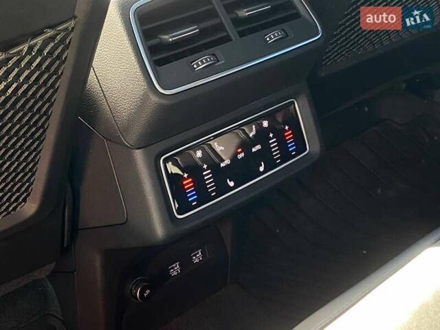 Сірий Ауді E-Tron, об'ємом двигуна 0 л та пробігом 66 тис. км за 32900 $, фото 24 на Automoto.ua