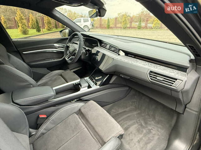 Серый Ауди E-Tron, объемом двигателя 0 л и пробегом 180 тыс. км за 26900 $, фото 26 на Automoto.ua