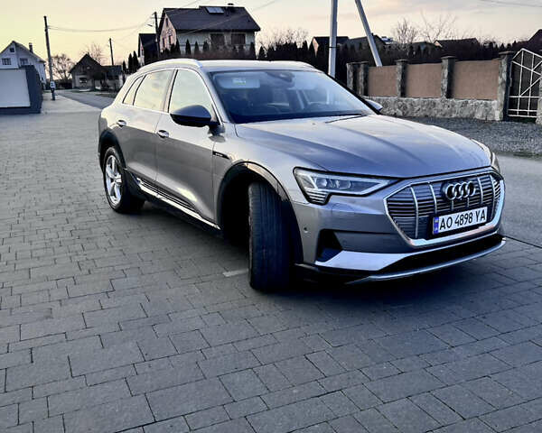 Серый Ауди E-Tron, объемом двигателя 0 л и пробегом 94 тыс. км за 33800 $, фото 30 на Automoto.ua