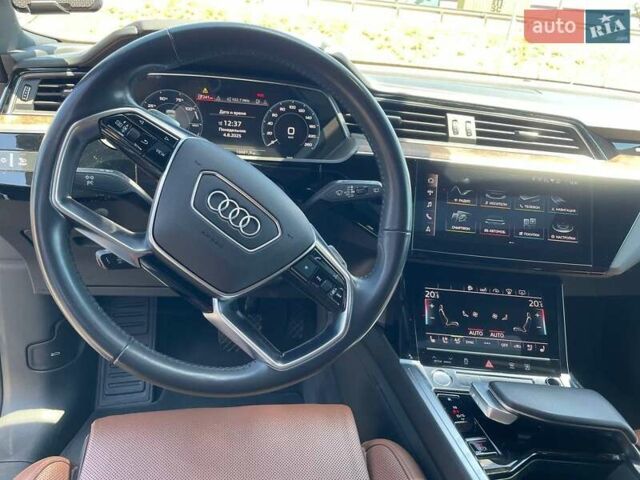 Серый Ауди E-Tron, объемом двигателя 0 л и пробегом 97 тыс. км за 34500 $, фото 7 на Automoto.ua