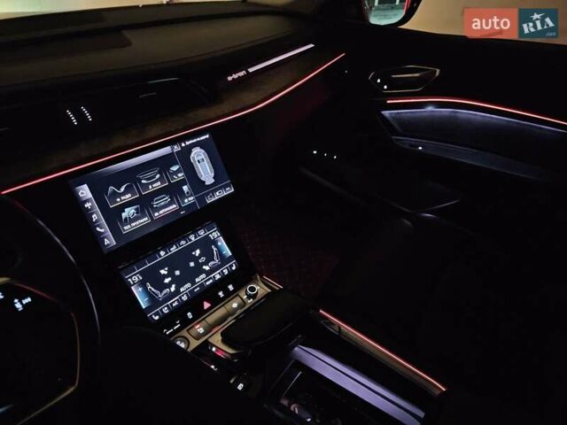 Серый Ауди E-Tron, объемом двигателя 0 л и пробегом 121 тыс. км за 27700 $, фото 48 на Automoto.ua