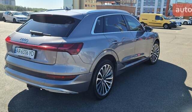 Серый Ауди E-Tron, объемом двигателя 0 л и пробегом 87 тыс. км за 34900 $, фото 3 на Automoto.ua