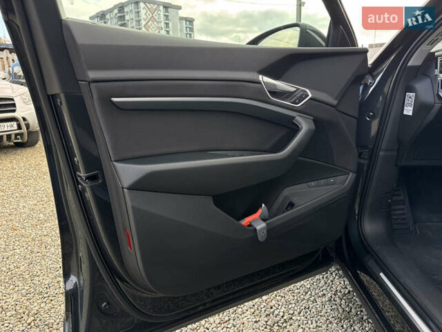 Серый Ауди E-Tron, объемом двигателя 0 л и пробегом 162 тыс. км за 20850 $, фото 18 на Automoto.ua