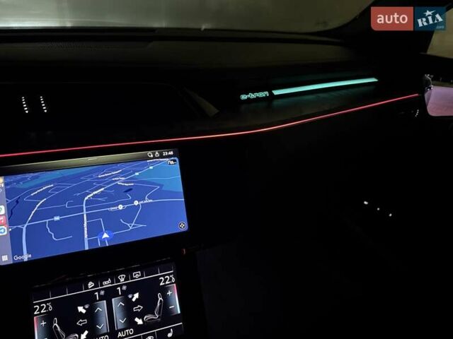 Серый Ауди E-Tron, объемом двигателя 0 л и пробегом 83 тыс. км за 32700 $, фото 36 на Automoto.ua