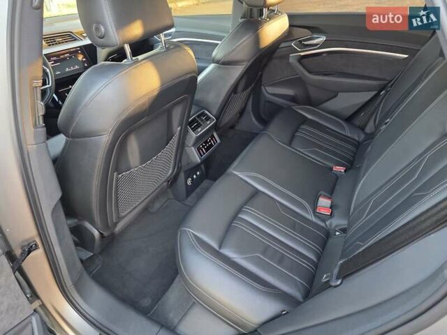 Серый Ауди E-Tron, объемом двигателя 0 л и пробегом 172 тыс. км за 30999 $, фото 28 на Automoto.ua