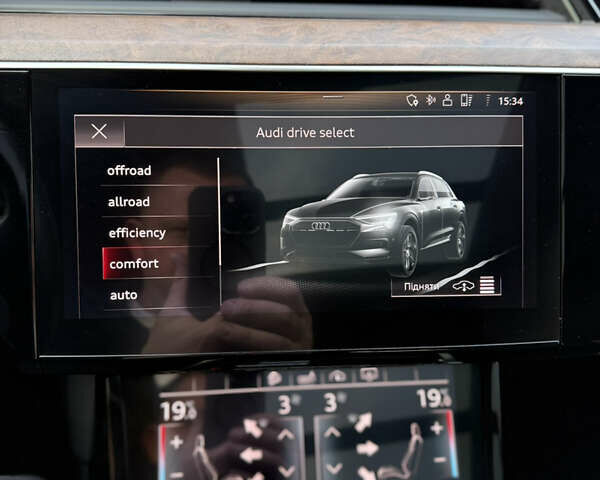 Серый Ауди E-Tron, объемом двигателя 0 л и пробегом 103 тыс. км за 31500 $, фото 32 на Automoto.ua