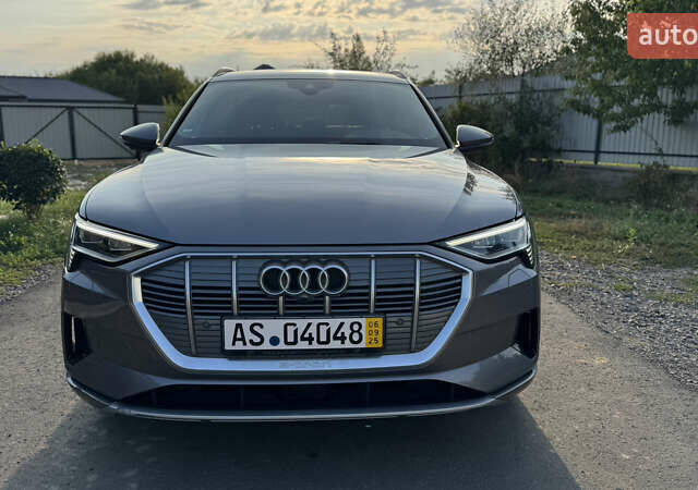 Серый Ауди E-Tron, объемом двигателя 0 л и пробегом 60 тыс. км за 32500 $, фото 8 на Automoto.ua