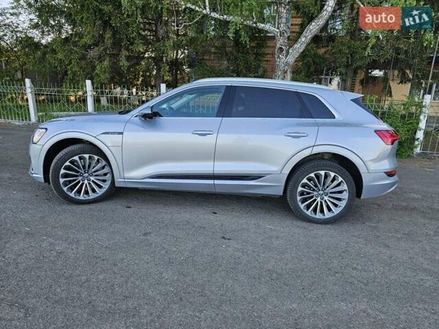 Серый Ауди E-Tron, объемом двигателя 0 л и пробегом 121 тыс. км за 27700 $, фото 19 на Automoto.ua