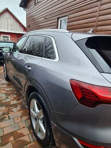 Серый Ауди E-Tron, объемом двигателя 0 л и пробегом 146 тыс. км за 21000 $, фото 11 на Automoto.ua