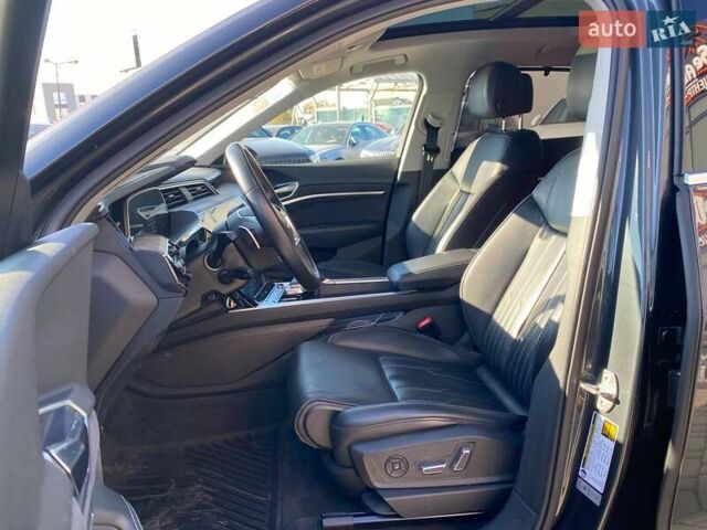 Сірий Ауді E-Tron, об'ємом двигуна 0 л та пробігом 66 тис. км за 32900 $, фото 19 на Automoto.ua