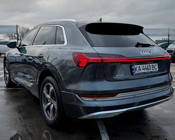 Серый Ауди E-Tron, объемом двигателя 0 л и пробегом 86 тыс. км за 33000 $, фото 4 на Automoto.ua
