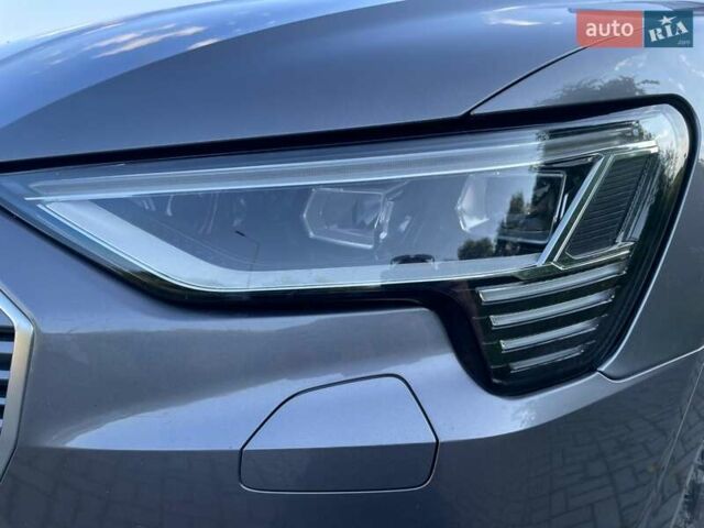 Сірий Ауді E-Tron, об'ємом двигуна 0 л та пробігом 160 тис. км за 27000 $, фото 14 на Automoto.ua