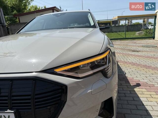 Сірий Ауді E-Tron, об'ємом двигуна 0 л та пробігом 88 тис. км за 34900 $, фото 39 на Automoto.ua