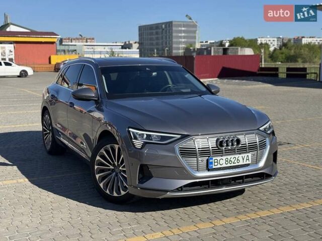 Серый Ауди E-Tron, объемом двигателя 0 л и пробегом 68 тыс. км за 31500 $, фото 1 на Automoto.ua