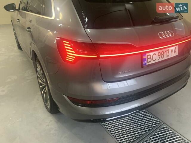 Серый Ауди E-Tron, объемом двигателя 0 л и пробегом 40 тыс. км за 30500 $, фото 34 на Automoto.ua