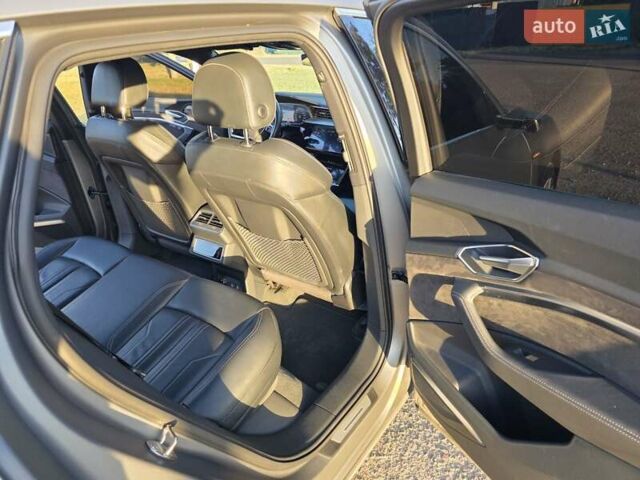 Серый Ауди E-Tron, объемом двигателя 0 л и пробегом 172 тыс. км за 30999 $, фото 17 на Automoto.ua