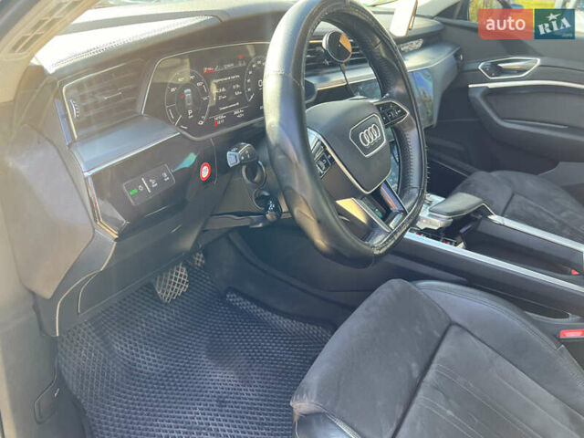 Сірий Ауді E-Tron, об'ємом двигуна 0 л та пробігом 148 тис. км за 29900 $, фото 10 на Automoto.ua