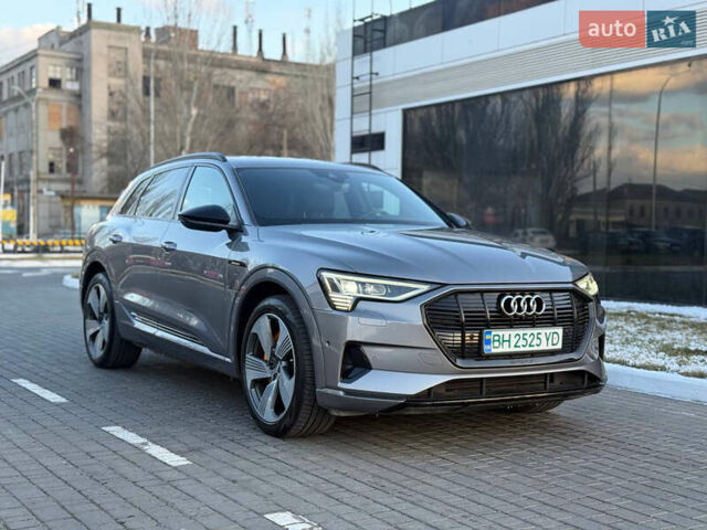 Серый Ауди E-Tron, объемом двигателя 0 л и пробегом 71 тыс. км за 31500 $, фото 5 на Automoto.ua
